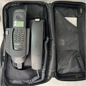 Globalstar GSP-1600 Satellite Phone‎ and Car Kit Bundle